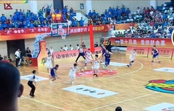 股速查 网友称家人从“浙BA”看台摔落 浙江省体育局：已妥善处理，后续会加强组织