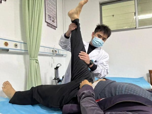 杜德配资 杭州一男子，下车瞬间腰“折”了！与这个爱好有关！